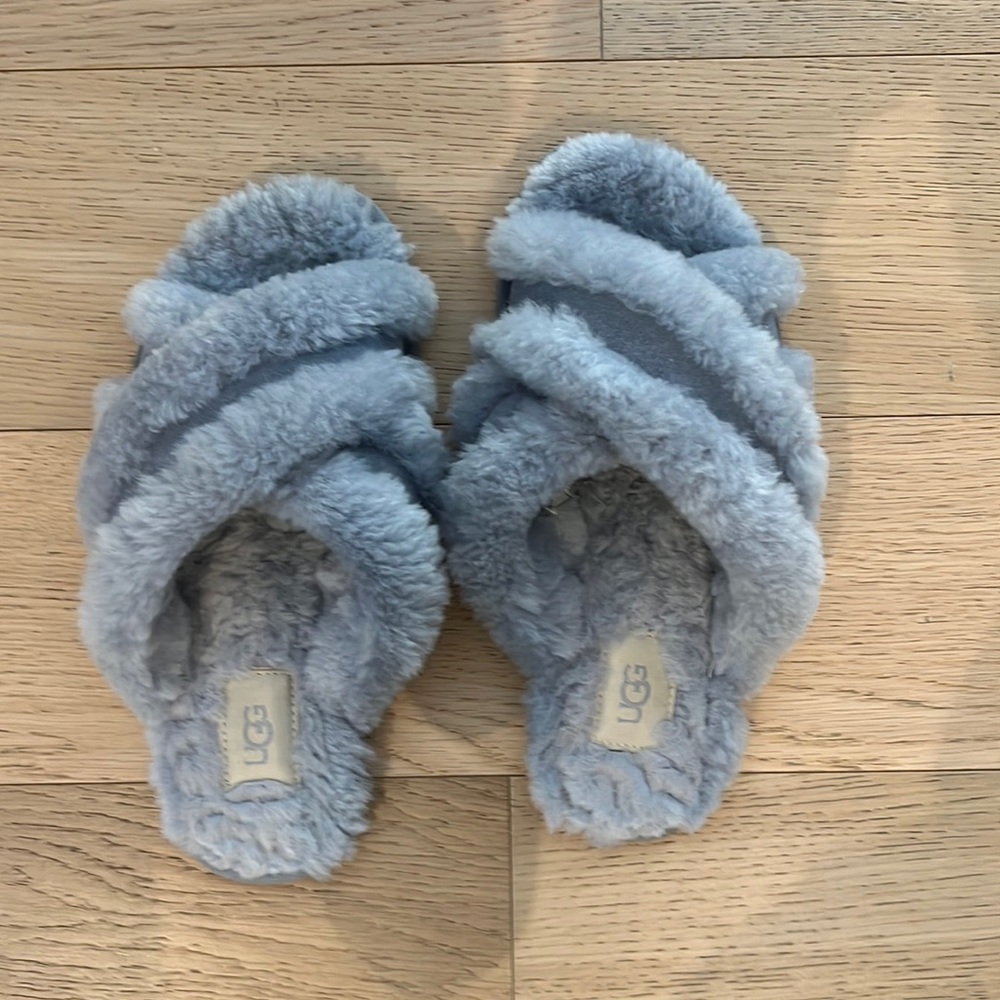 Ugg Scuffita Sheepskin Slippers size 6 cozy